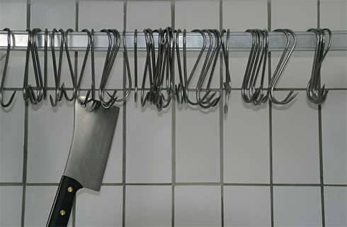 MPMonsalve | Fabricación de ganchos y piezas de metal para carnicerías.